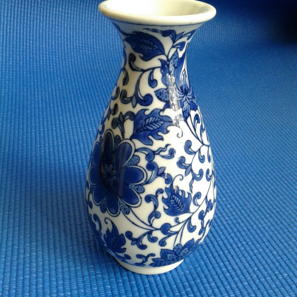 Asian porcelain  vase